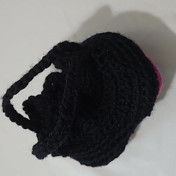 Hand Crafted Hand Knit Crochet Hand bag black & Barbie Pink Bow silhouette 6"x4" - Picture 7 of 17